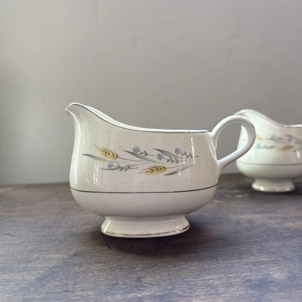 Vintage Homer Laughlin Cavalier Eggshell SOMERSET Wheat China Creamer Gravy Boat - Picture 2 of 11